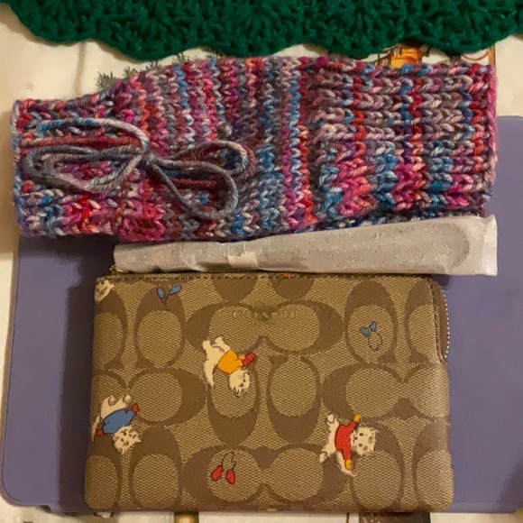 🐱 COACH ZIP WRISTLET IN SIGNATURE CANVAS WITH CAT MITTENS PRINT 🐱 NWT 🐱 - Picture 12 of 16